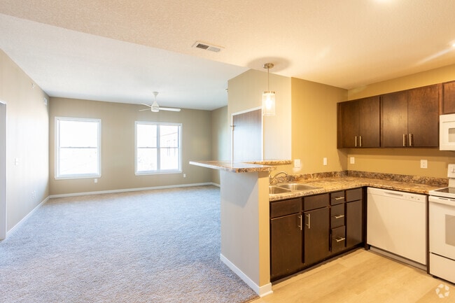 1BR, 1BA - 680SF - Kitchen & Living Room