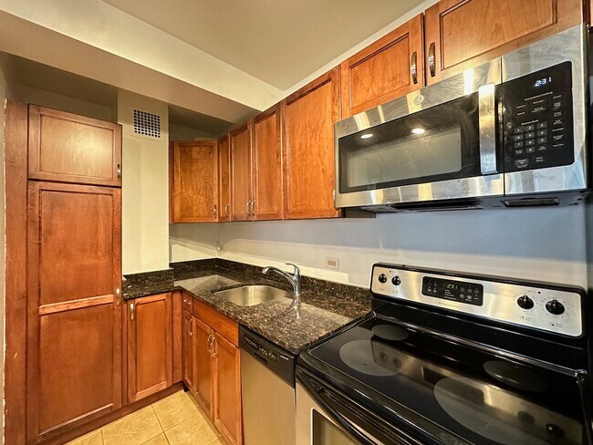 Photo - 4180 N Marine Dr Unit 3031