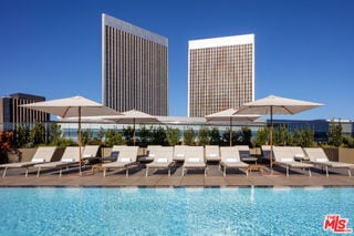 Photo - 2025 Ave of the Stars