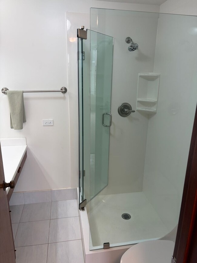 Photo - Luxury Kahala Condominium - 2bd/2ba/1pkg