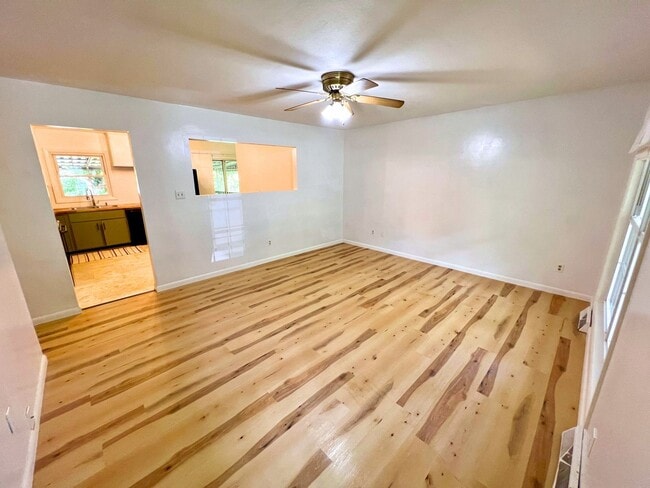 Photo - Swannanoa - Perfect Location, Fantastic Bungalow!