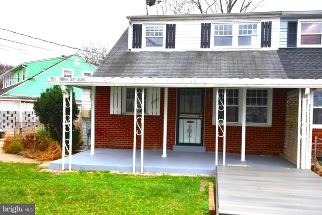 Building Photo - 2503 Van Buren St Rental