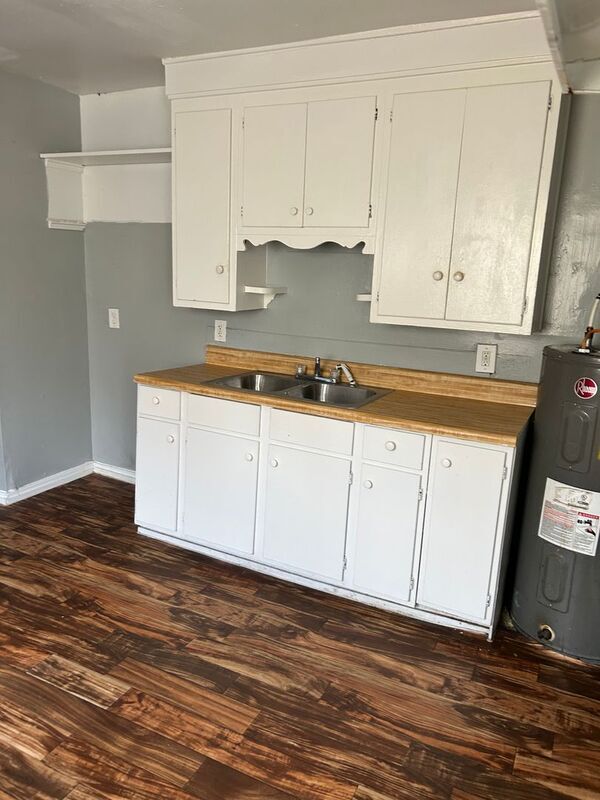 Photo - 1872 Fulton Ave SW