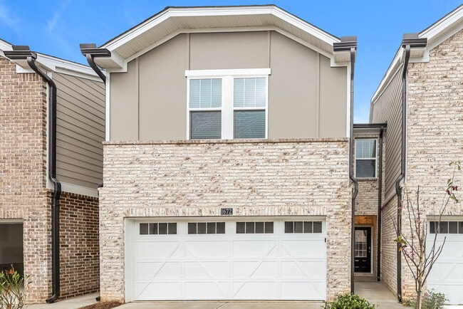 Building Photo - 1672 Villageside Ct