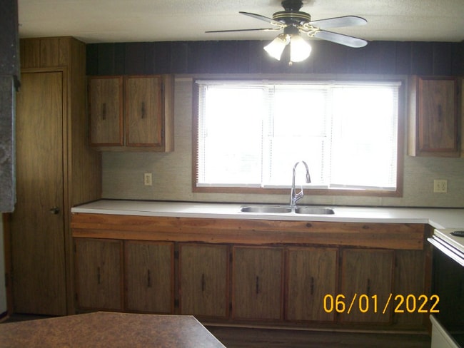 Photo - 13 Travertine Ln