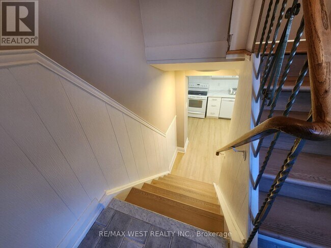 Photo - 44 Landron Crescent