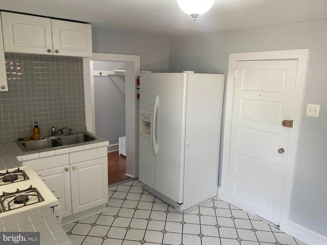 Photo - 3948 Mary St Apartment