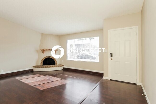 Photo - 3 Bedroom Pet-Friendly Home in Phoenix, AZ with Main Street Renewal