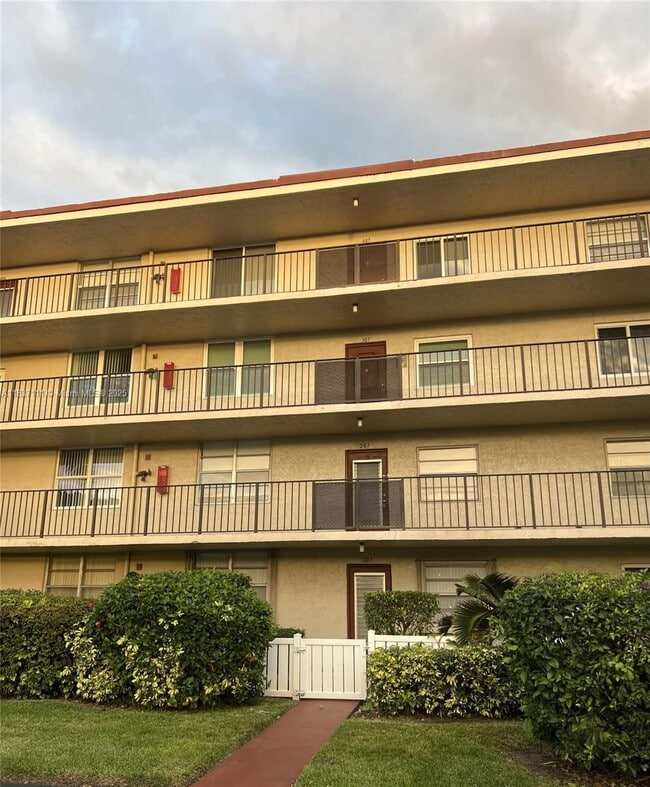 Building Photo - 27 Abbey Ln Unit 107 Rental