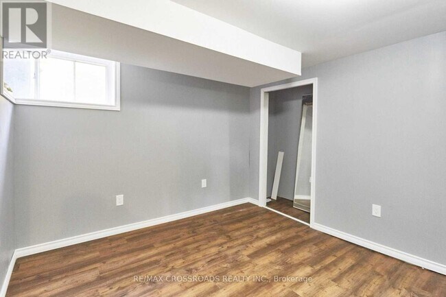 Photo - 904 Crocus Crescent