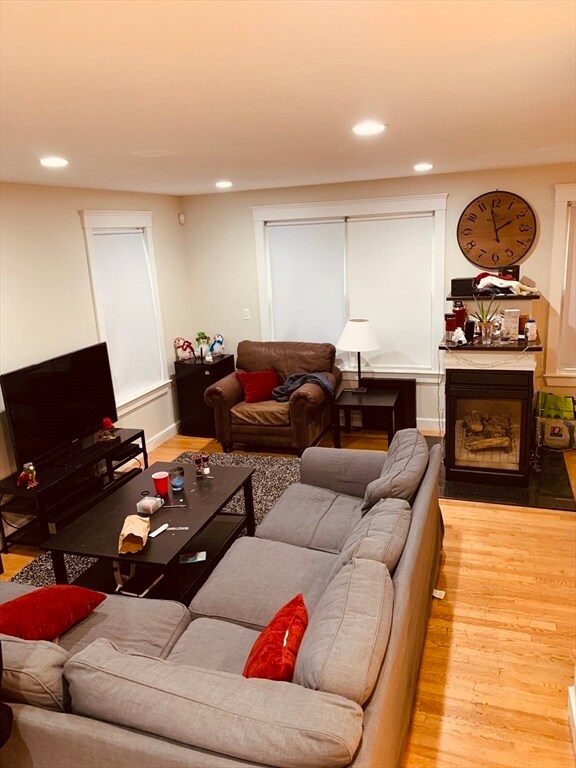 Photo - 27 Iroquois St Unit Street