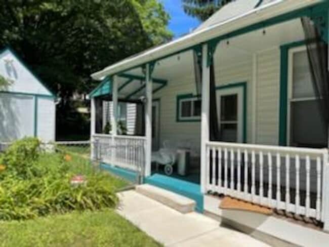 Photo - Charming and Sunlight 3BD, 1 BA in the Quaint DC Suburb of Mount Rainer, MD!!!