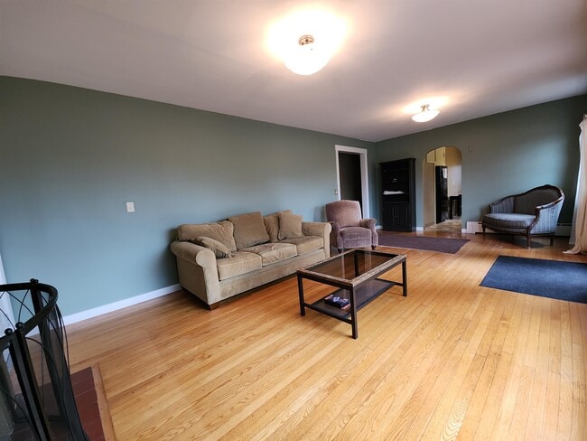 Photo - 907 W Swanzey Rd