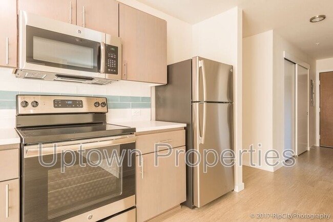 Photo - 5885 S Macadam Ave