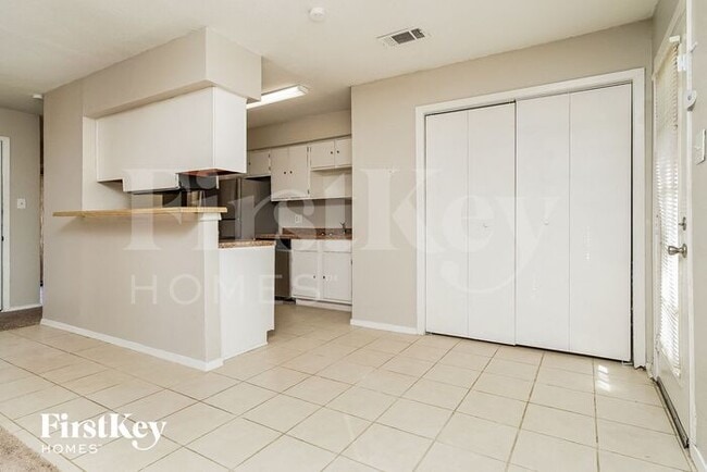 Photo - 1708 White Oak Ct