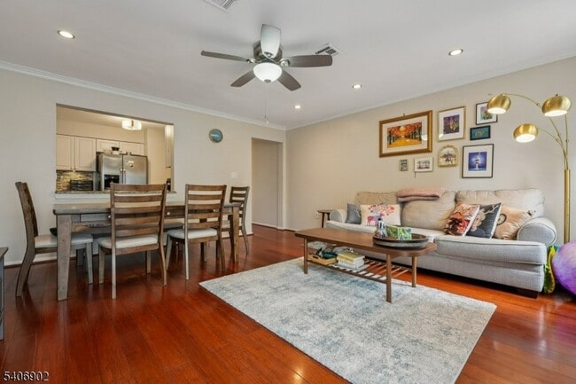 Photo - 10 De Palma Ct