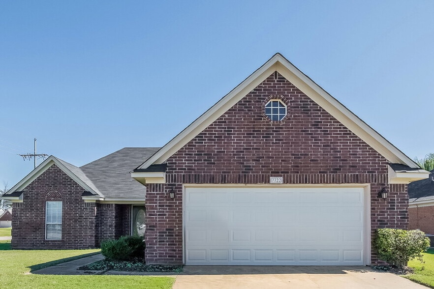 7722 Pin Cove