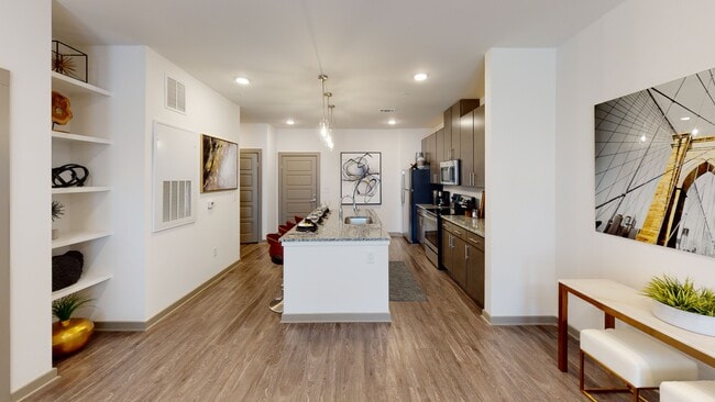 Photo - Avenue Madison