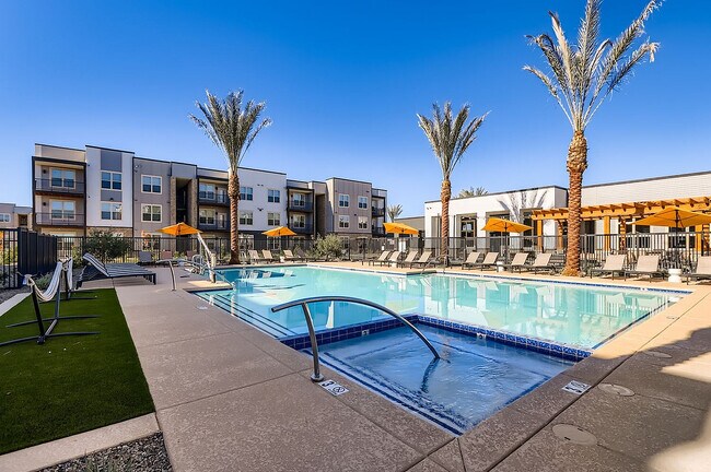 Garrett Mesa Swimming Pool