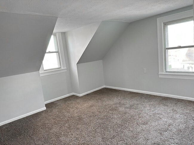 Photo - 222 W Union St