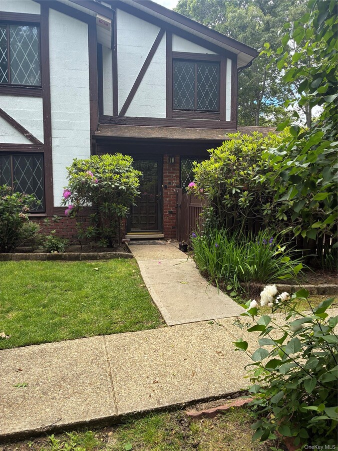 Photo - 415 Clubhouse Ct