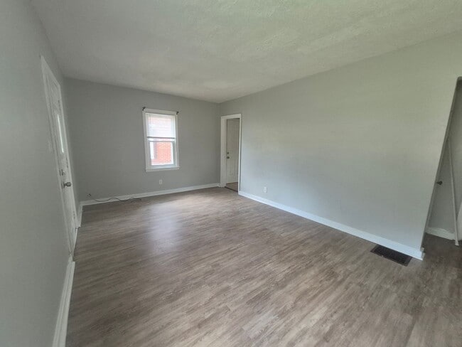 622 Crestmore Ave
