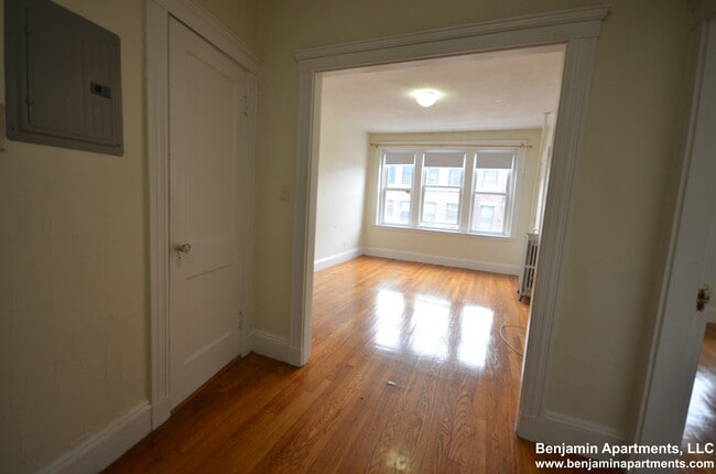 Building Photo - 119 Sutherland Rd