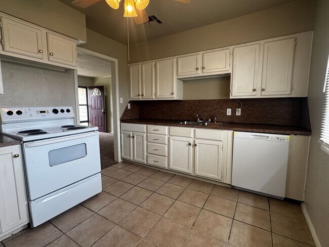 Photo - 2330 NW 35th St