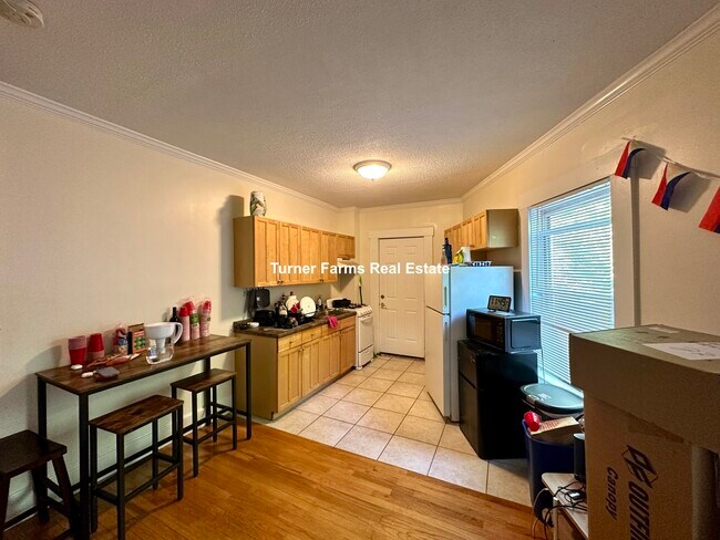 Photo - 27 Forest St Apartments Unit 1