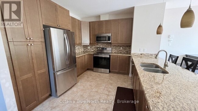 Photo - 308 Glenbrae Ave
