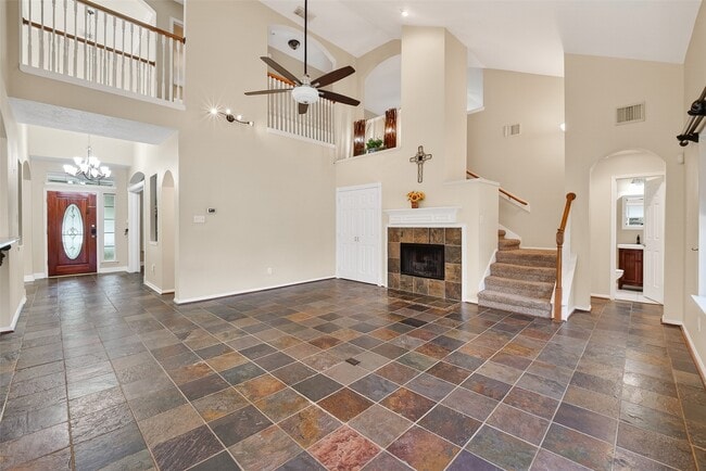 Photo - 2203 Lakewind Ln