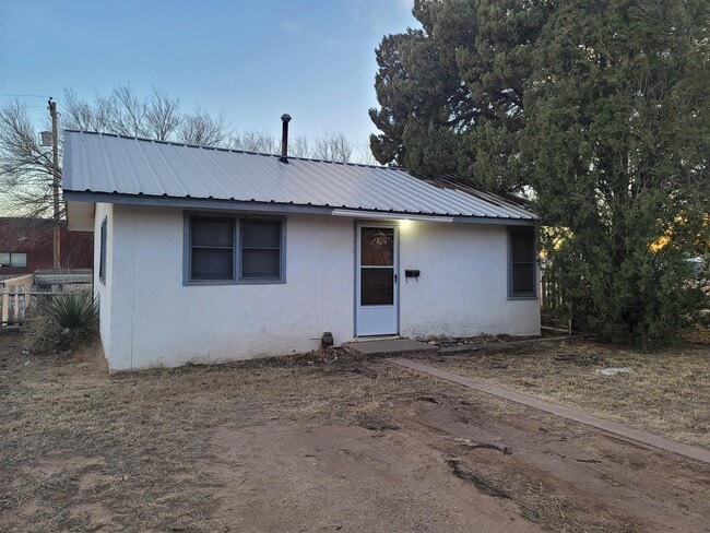 Photo - 1017 W 14th Ln