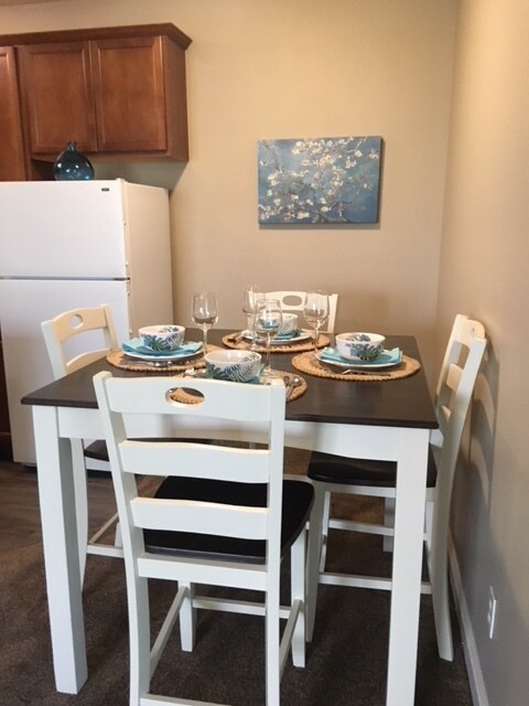 Country Springs Apts