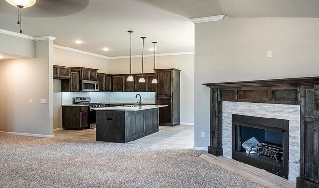 Photo - Beautiful 4 Bedroom Home 2 bathroom home!