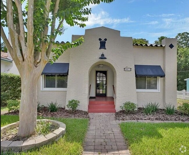 Building Photo - Charming Mediterranean Bungalow in the Hea... Rental