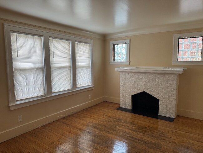 Photo - 15878 Kentucky St Unit Lower