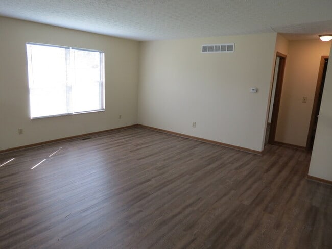 Photo - 1271 Caravel Dr