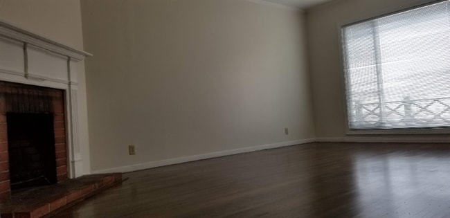 Photo - 1527 Judah St