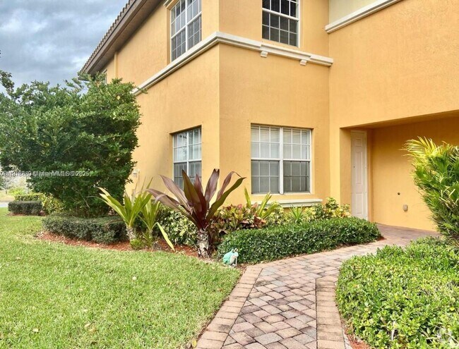 Building Photo - 8231 NW 127th Ln Rental