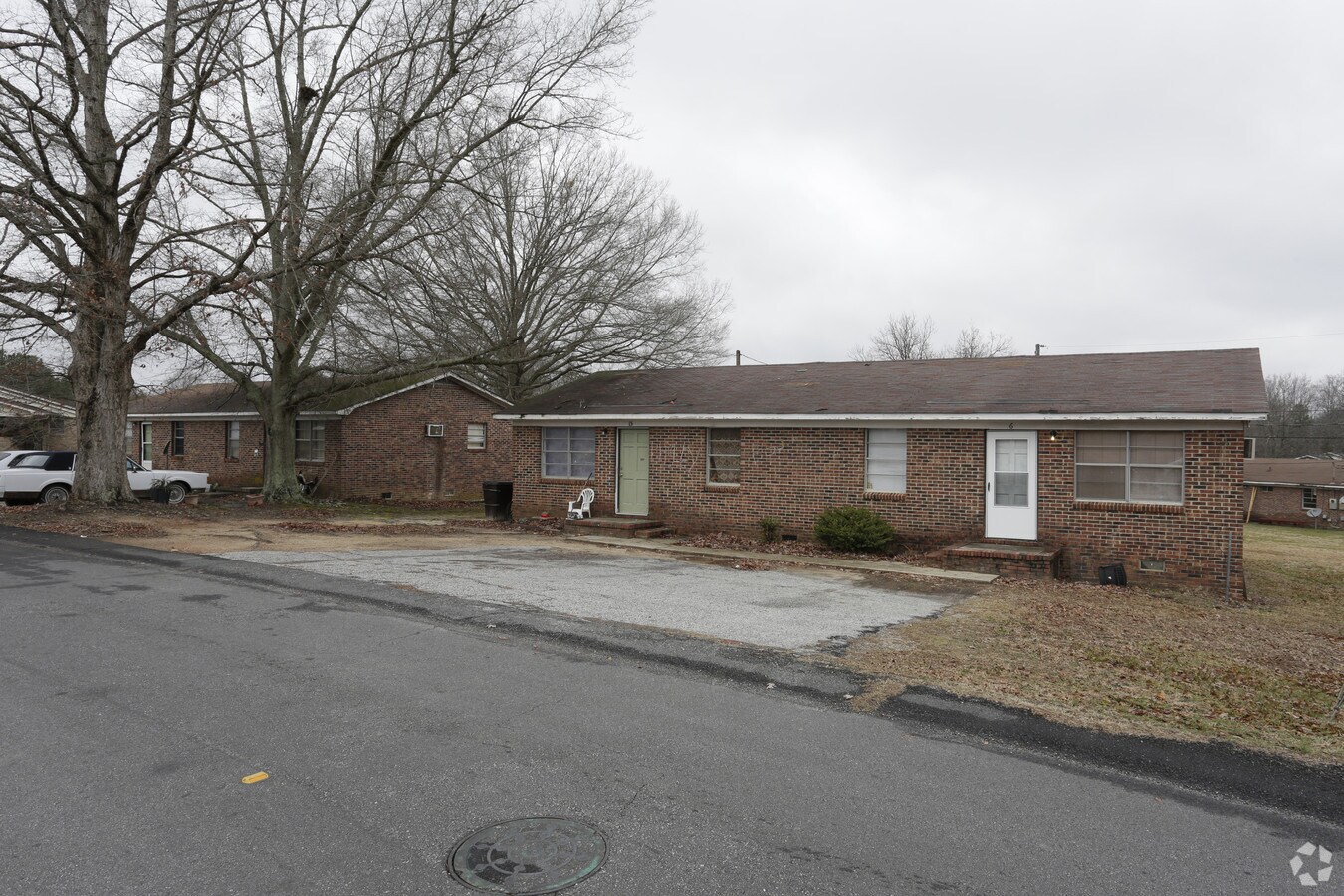 Photo - Triangle Court