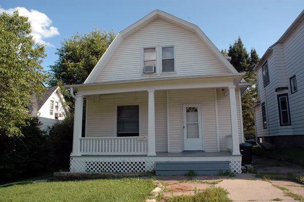 Photo - 1115 E Burlington St Unit 1115