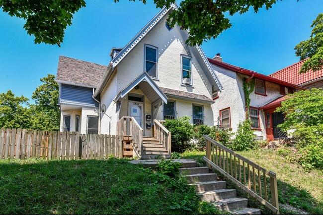 Photo - 2315 N Oakland Ave