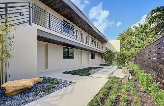 Photo - 1273 NE 38th St