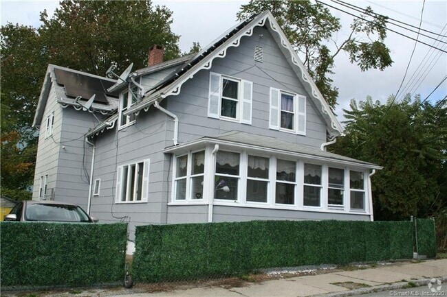 Building Photo - 31 Grand St Unit APT B