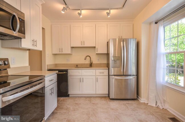 Photo - 12104 Pikeview Terrace