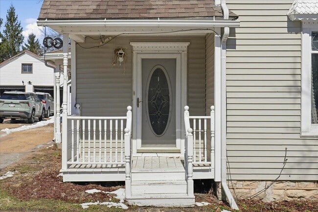 Photo - 626 E High St