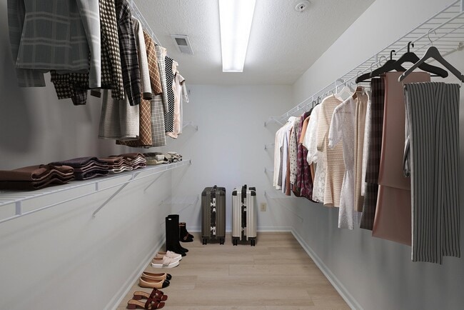 BenningtonPond_2026_Closet_VirtuallyStaged
