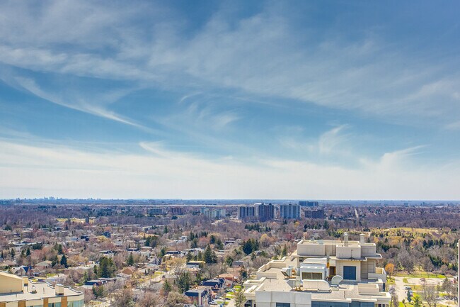 Photo - 4968 Yonge St