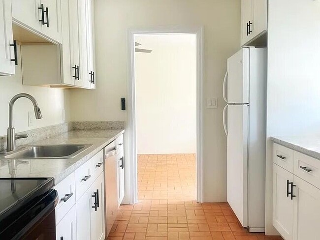 Photo - 2800 Middle River Dr