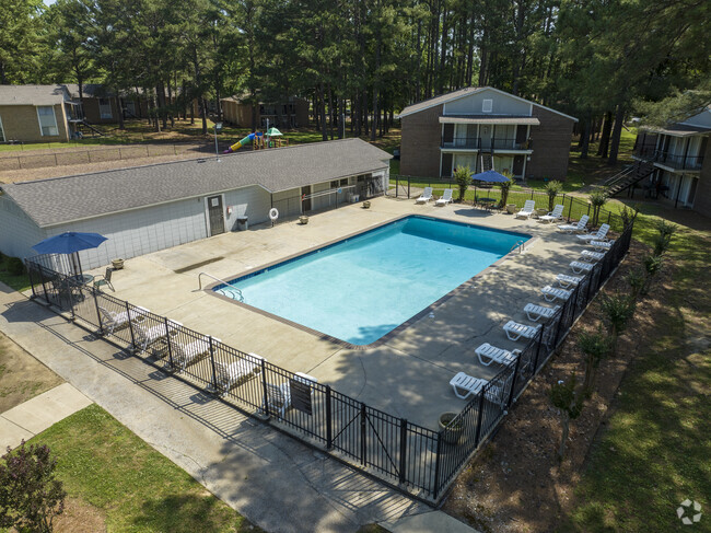 Summer Waters Apartments - Gadsden, AL | ForRent.com